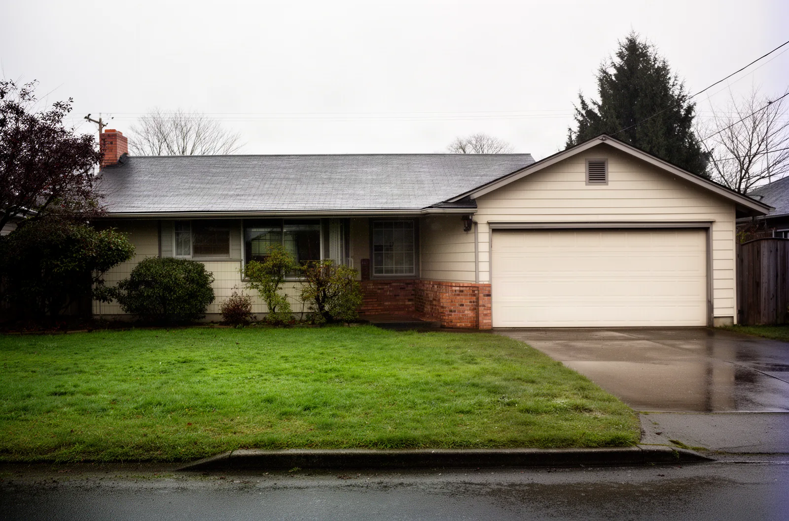 A midcentury ranch with an attached garage in Southeast Portland